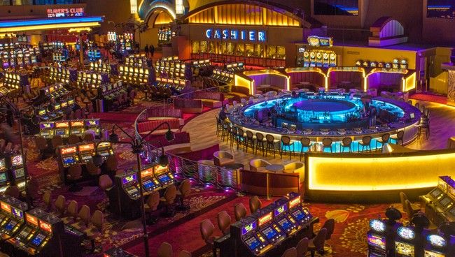 Space Casino کیسینو میں پوکر گیمز